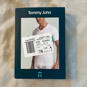 Tommy John Second Skin High V-Neck Stay-Tucked Undershirt